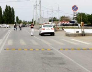 В Волгограде появился лежащий полицейский 3D