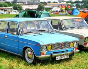 На старые и неэкологичные автомобили введут дополнительные налоги