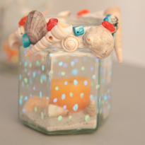 Украшаем подсвечник ракушками. Шаг 2