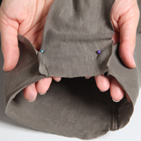 Бандана (косынка) из футболки. Шаг 4 Бандана (косынка) из футболки. Шаг 4