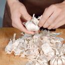 Чеснок, маринованный со свеклой. Шаг №1