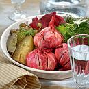 Чеснок, маринованный со свеклой