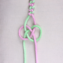 Макраме: Бантовый узел, или узел Жозефины. Шаг 3