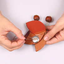 Брошка из лесных орехов. Шаг 7