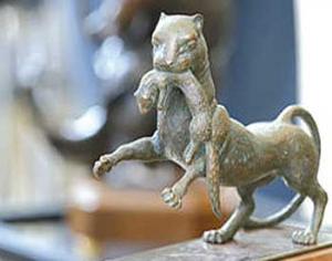 Памятник бабру изображает обобрившегося тигра