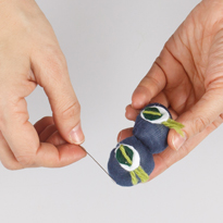 Змея своими руками: варежки-змейки. Шаг 3