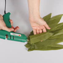 Упаковка для подарка: шампанское-ананас. Шаг 3 Упаковка для подарка: шампанское-ананас. Шаг 3