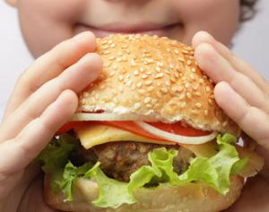 Овощи и фрукты защищают от астмы и экземы, а фастфуд их провоцирует