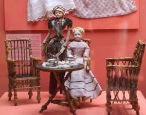 В Историческом музее — большая выставка детских костюмов