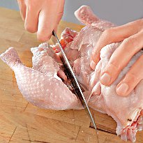 Куриный суп с орехами. Шаг №1