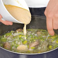 Куриный суп с орехами. Шаг №6