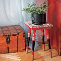 Подставка для цветов из табурета