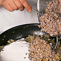 Карп, фаршированный гречкой. Шаг №2