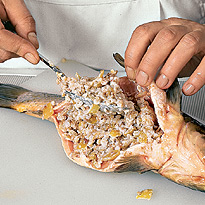 Карп, фаршированный гречкой. Шаг №3