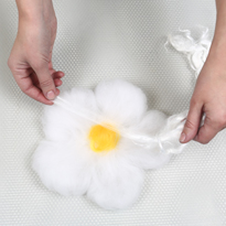 Валяние из шерсти (фелтинг). Цветок. Шаг 4