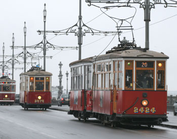 По Санкт-Петербургу едет блокадный трамвай 