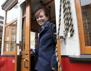 В Волгограде появился памятник историческому трамваю