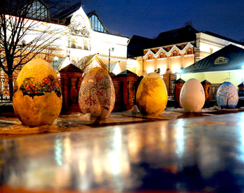 Москву заполонят гигантские яйца 