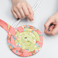 Плетеная корзина из обрезков ткани. Шаг 6