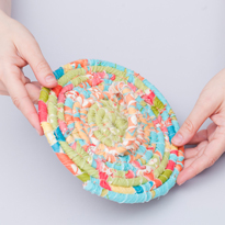 Плетеная корзина из обрезков ткани. Шаг 12