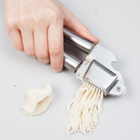 Поделки из соленого теста: игра  рыбалка. Шаг 2