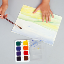 Рисуем с детьми: штампуем листьями. Шаг 1