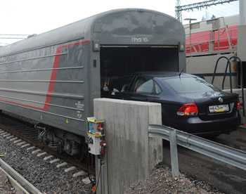 Автомобилисты теперь могут перевозить авто на поезде 