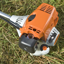 Мотокоса: как заправить топливом. Шаг 1