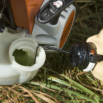 мотокоса топливное отверстие