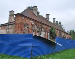 Погибает старинный железнодорожный вокзал в Царском Селе