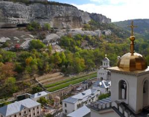 Пещерные монастыри в Крыму превратились в бомжатник