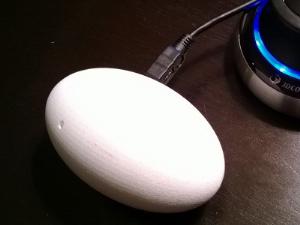 Кошачье яйцо имитирует движения мелкого животного