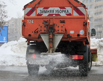 Контроль за реагентами сбережет природу, авто и обувь 