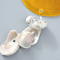 Поделки для сада: мобиль из ракушек. Шаг 5