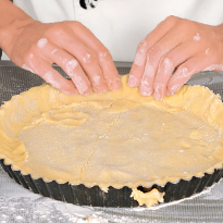 Яблочный торт с ванильным соусом