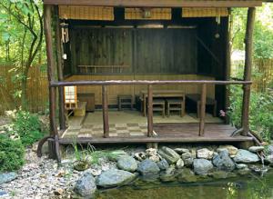 Беседка в японском стиле