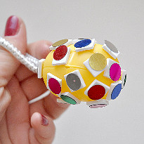 Игрушка из киндер-сюрприза