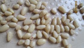 Салат из запеченных овощей с кедровыми орешками. Шаг 4