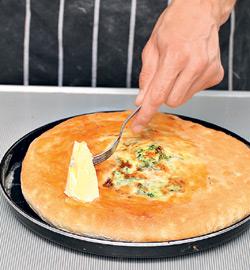 Осетинский пирог из листьев свеклы и свежего сыра. Шаг 6