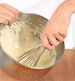 Пирог с виноградом и миндалем. Шаг 4