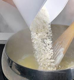 Торт из профитролей. Шаг 1