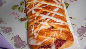 Плетенка с земляникой. Шаг 7