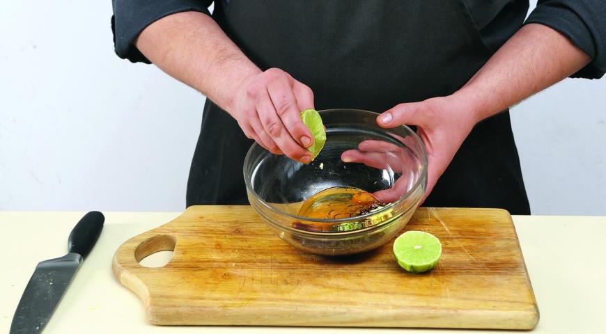 Теплый салат со свининой  в азиатском стиле. Шаг 2