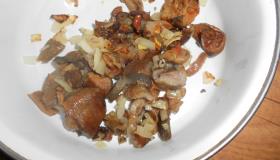 Картофельные корзиночки с киноа и сыром. Шаг 1