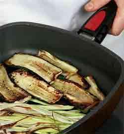 Запечённая в духовке шейка с овощами и грибным соте. Шаг 6