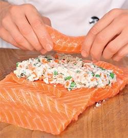Праздничный рулет из лосося. Шаг 5