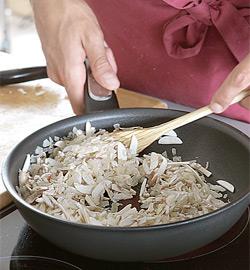 Куриный жюльен с грибами. Шаг 2 Куриный жюльен с грибами. Шаг 2