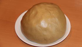 Снеговички из заварного пряничного теста. Шаг 3