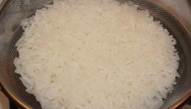 Кольца из лосося с рисом и грибами. Шаг 1