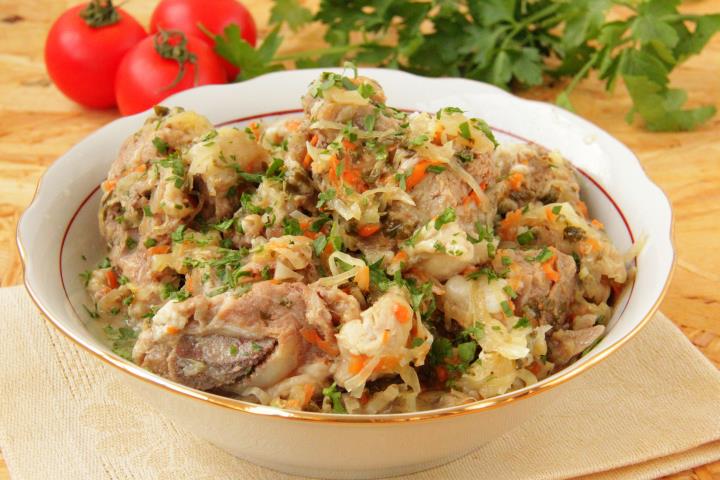 Баранина тушёная с овощами 